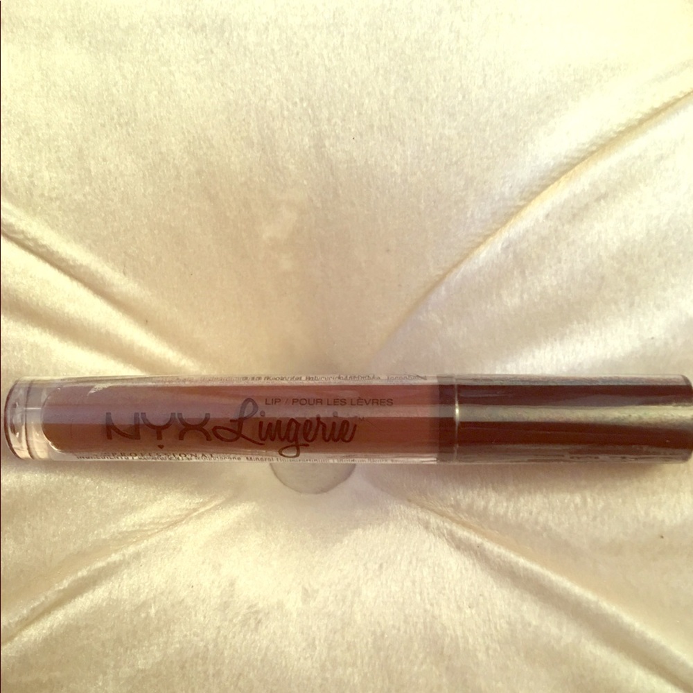 NYX LIP LINGERIE GLOSS